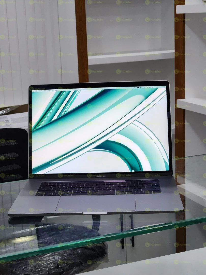 Apple Macbook Pro 2017 Laptop