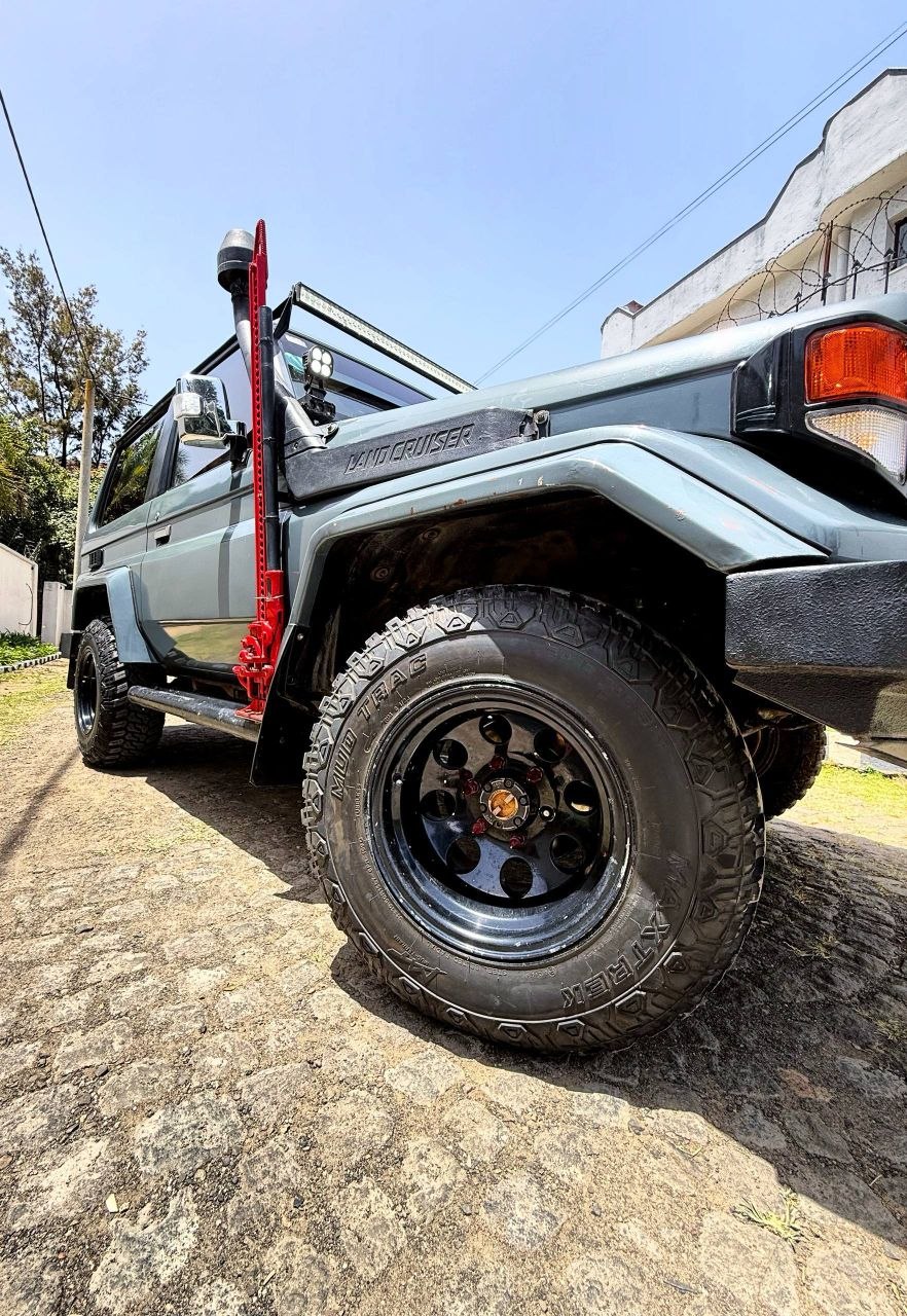 1987 Model-Toyota LandCruiser