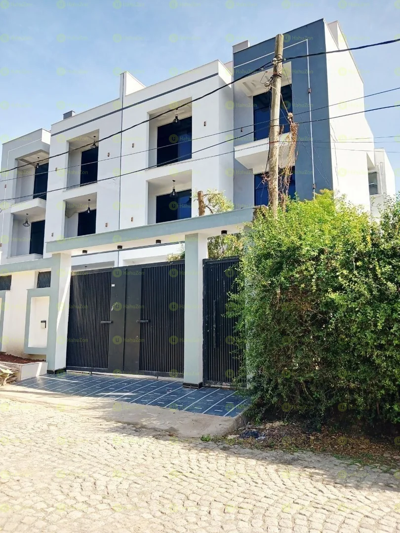 250 ካሬ የሚሸጥ G+2 መኖርያ ቤት በአያት