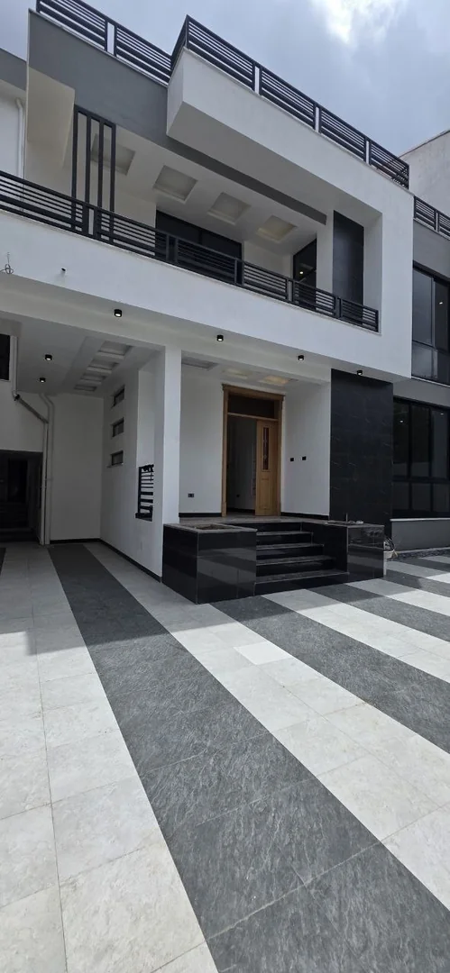 250 ካሬ የሚሸጥ G+2 ቤት በCMC