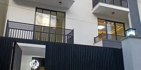 175 ካሬ የሚሸጥ G+3 መኖሪያ ቤት በሰሚት