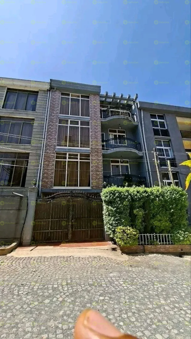 72 ካሬ የሚሸጥ G+3 ቤት በሰሚት ሳባ ሁለት መንደረ