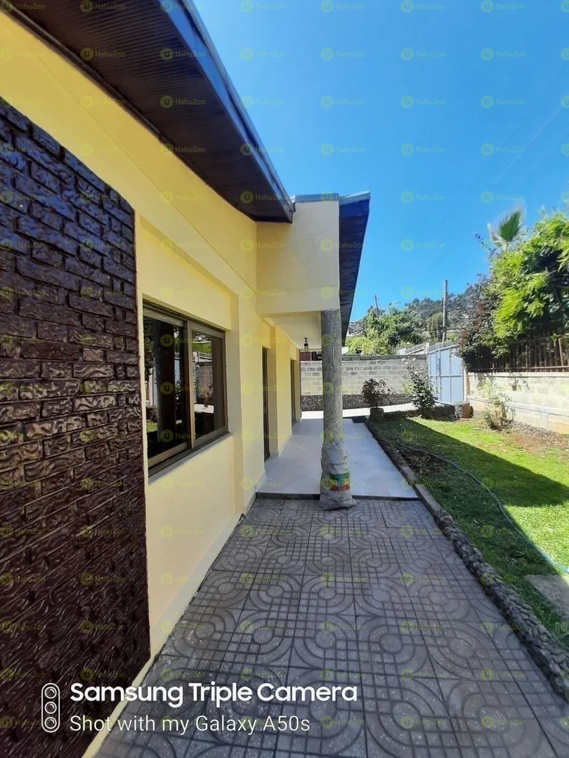 300 ካሬ የሚሸጥ G+2 ቤት በአያት