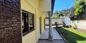 300 ካሬ የሚሸጥ G+2 ቤት በአያት