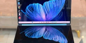 Lenovo Yoga Ultra 7 255H Laptop