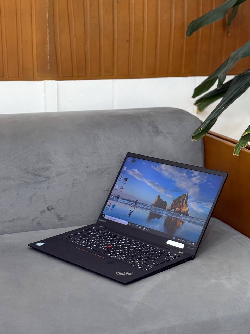 Lenovo ThinkPad X1 Carbon Core i5 7th Generation Laptop