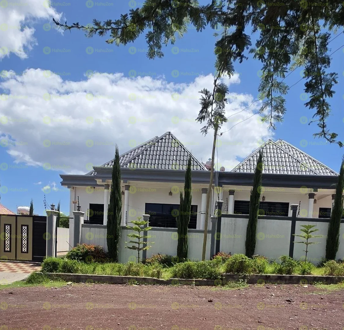 250 ካሬ የሚሸጥ ቤት በሰሚት