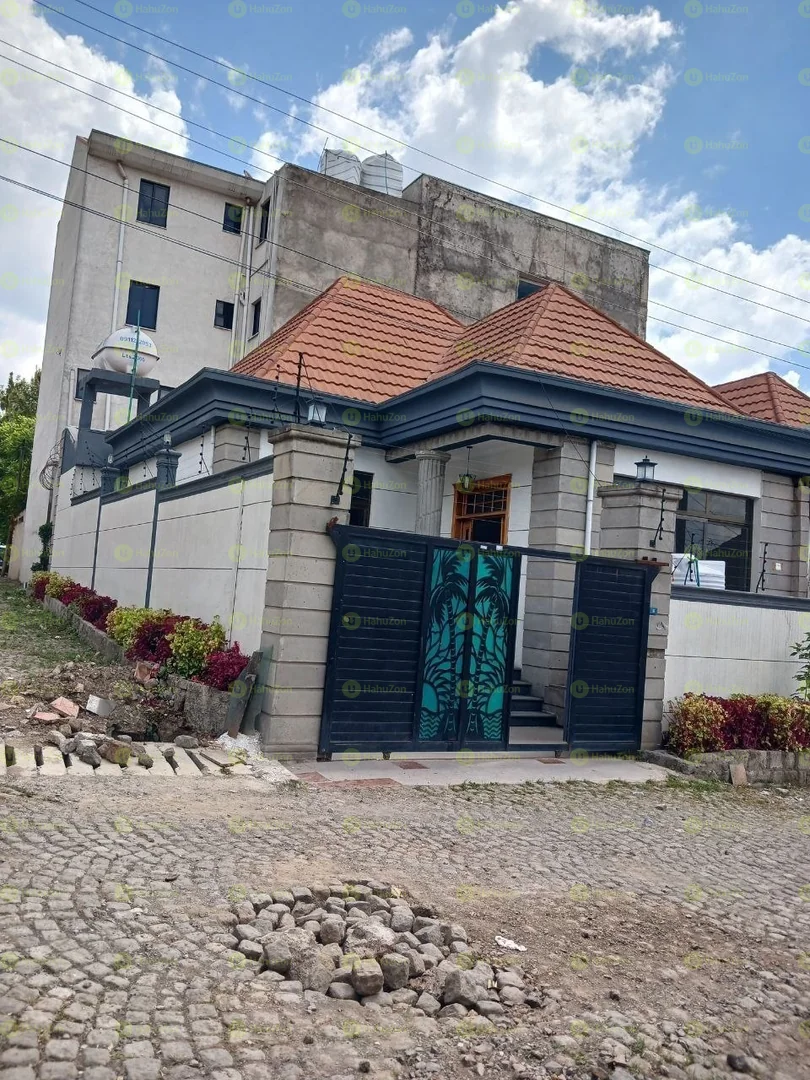 150 ካሬ የሚሸጥ ቤት በሰሚት
