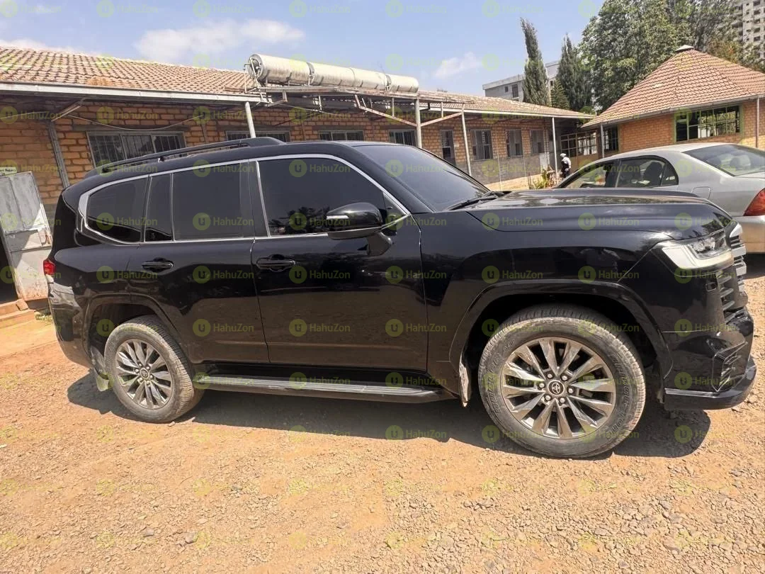 2023 Model-Toyota Land Cruiser V6 VX.R