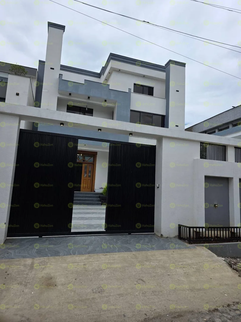 325 ካሬ የሚሸጥ G+3 መኖሪያ ቤት በወሠን