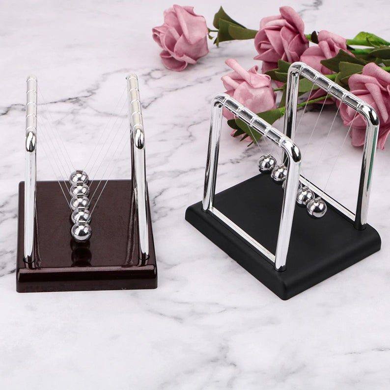 Small Newtons Pendulum