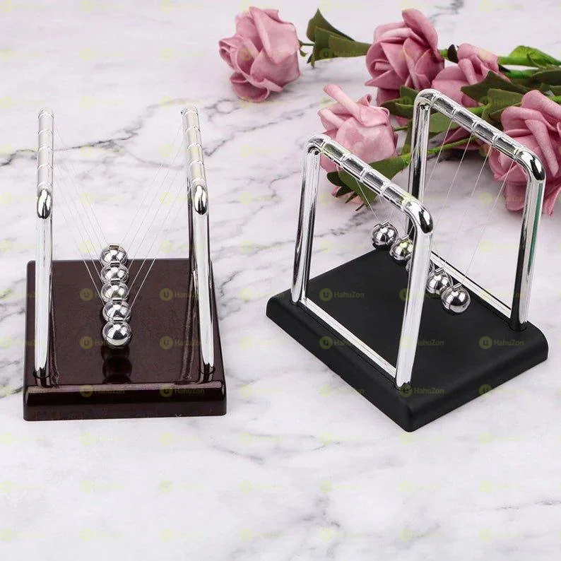 Small Newtons Pendulum