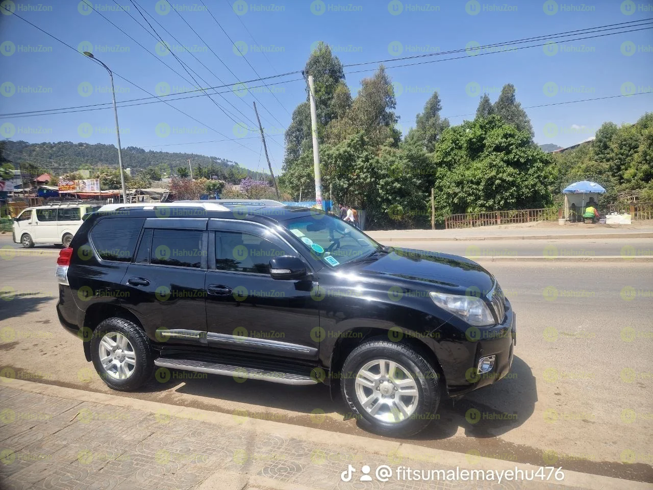 2013 Model-Toyota Landcruiser Prado