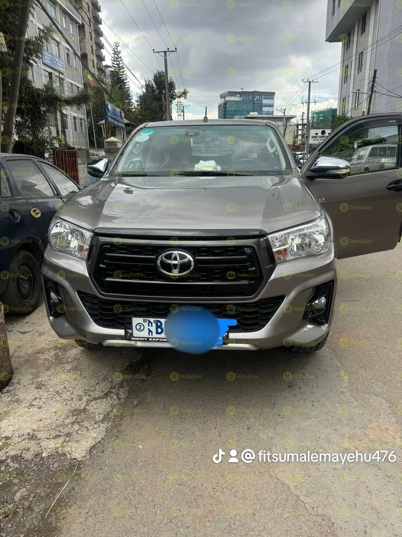 2020 Model-Toyota Hilux Rivo