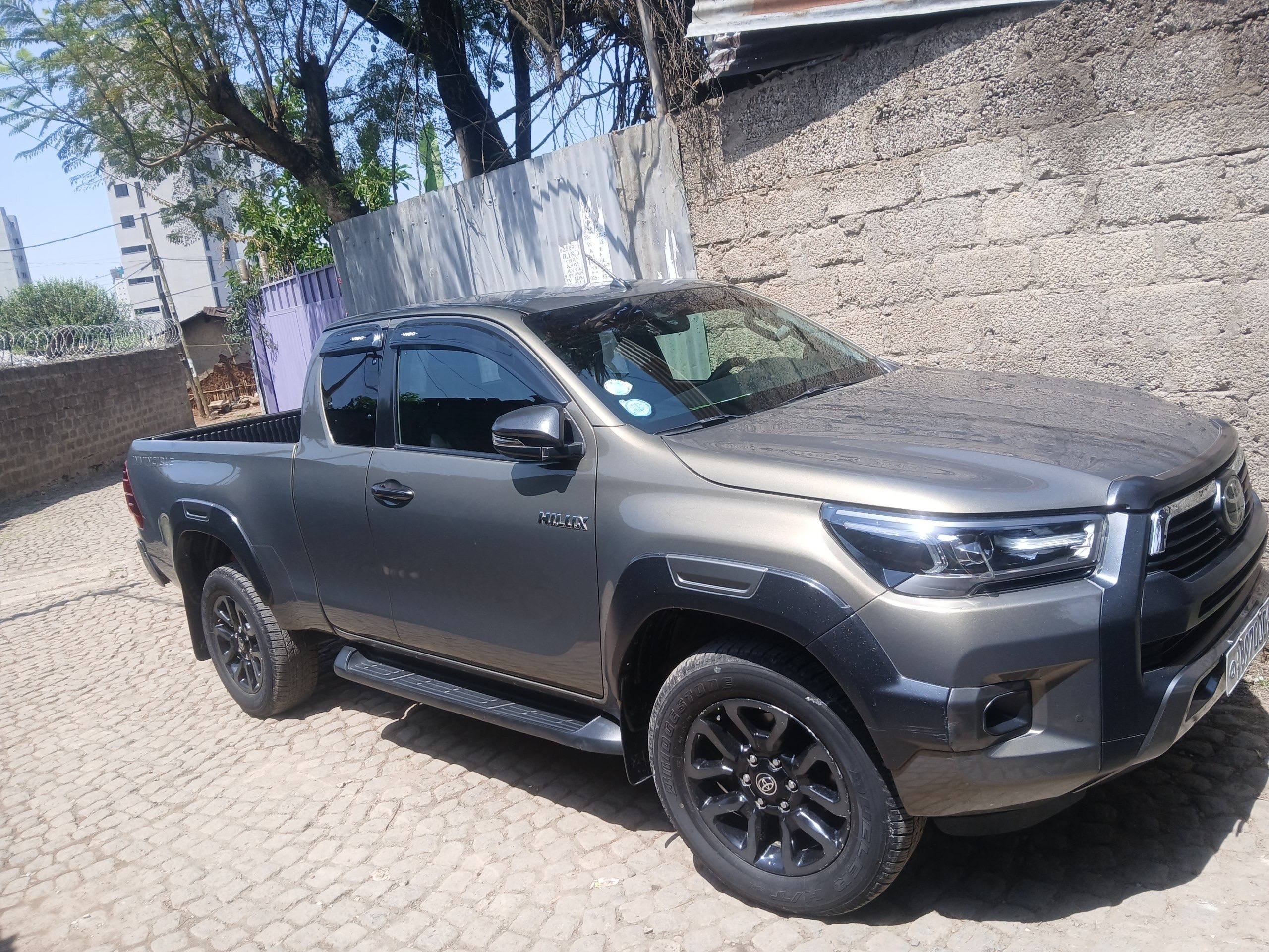 2021 Model-Toyota Hilux Invincible
