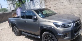 2021 Model-Toyota Hilux Invincible