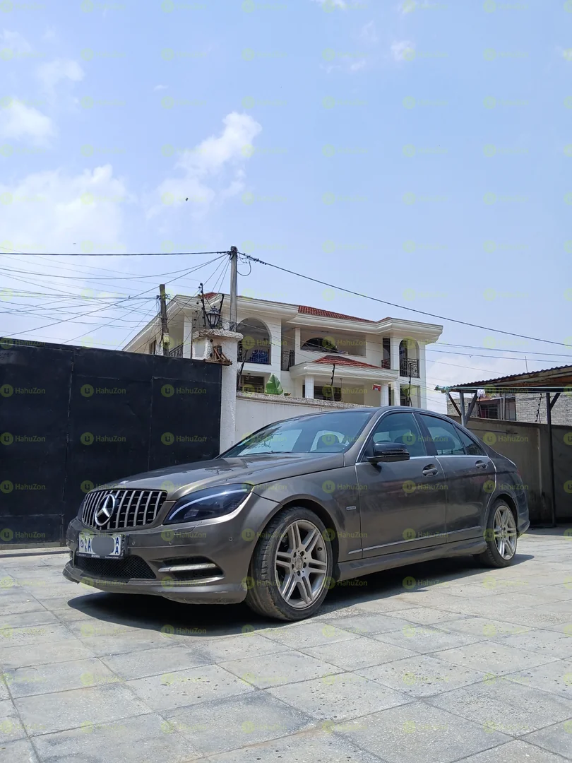 2010 Model-Mercedes Benz C180
