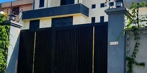 250 ካሬ የሚሸጥ G+2 ቤት በአያት