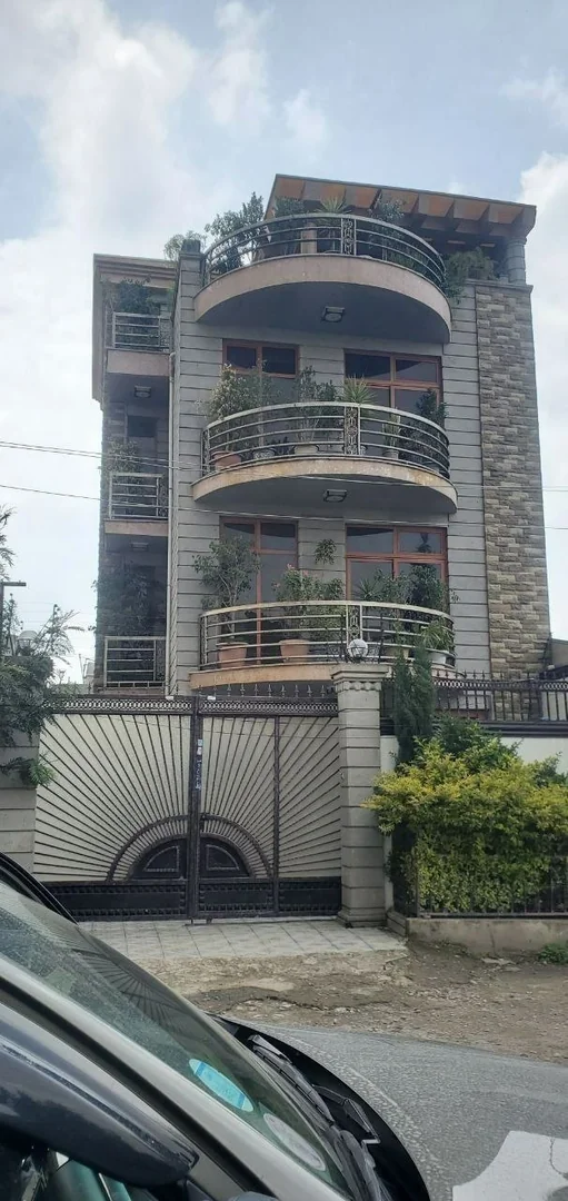 150 ካሬ የሚሸጥ G+3 ቤት በአያት