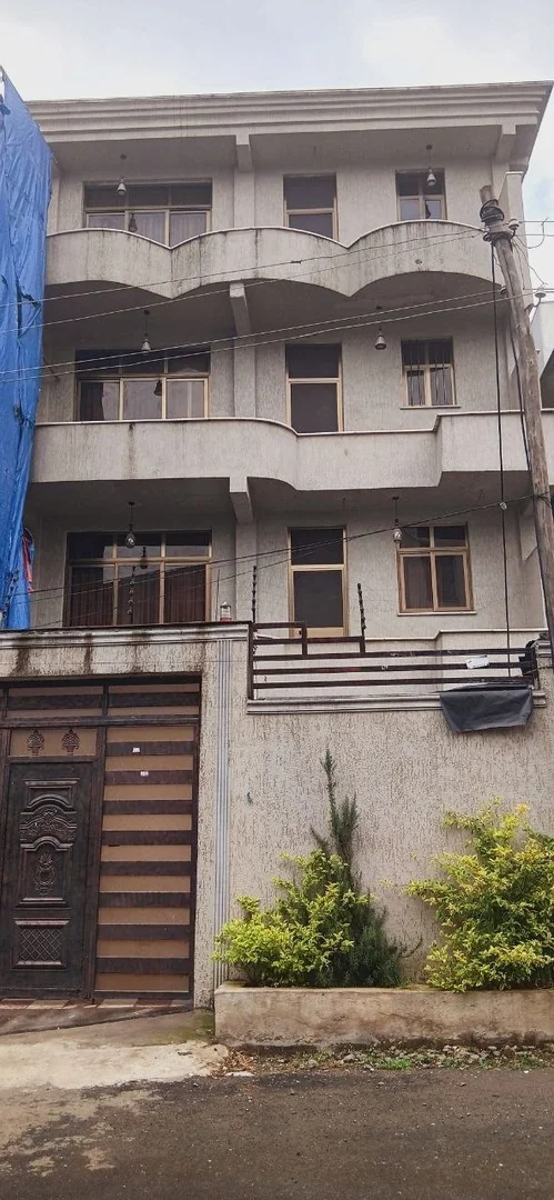 150 ካሬ የሚሸጥ G+3 ቤት በሰሚት