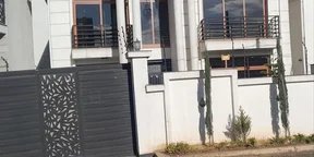 250 ካሬ የሚሸጥ G+1 ቤት በአያት