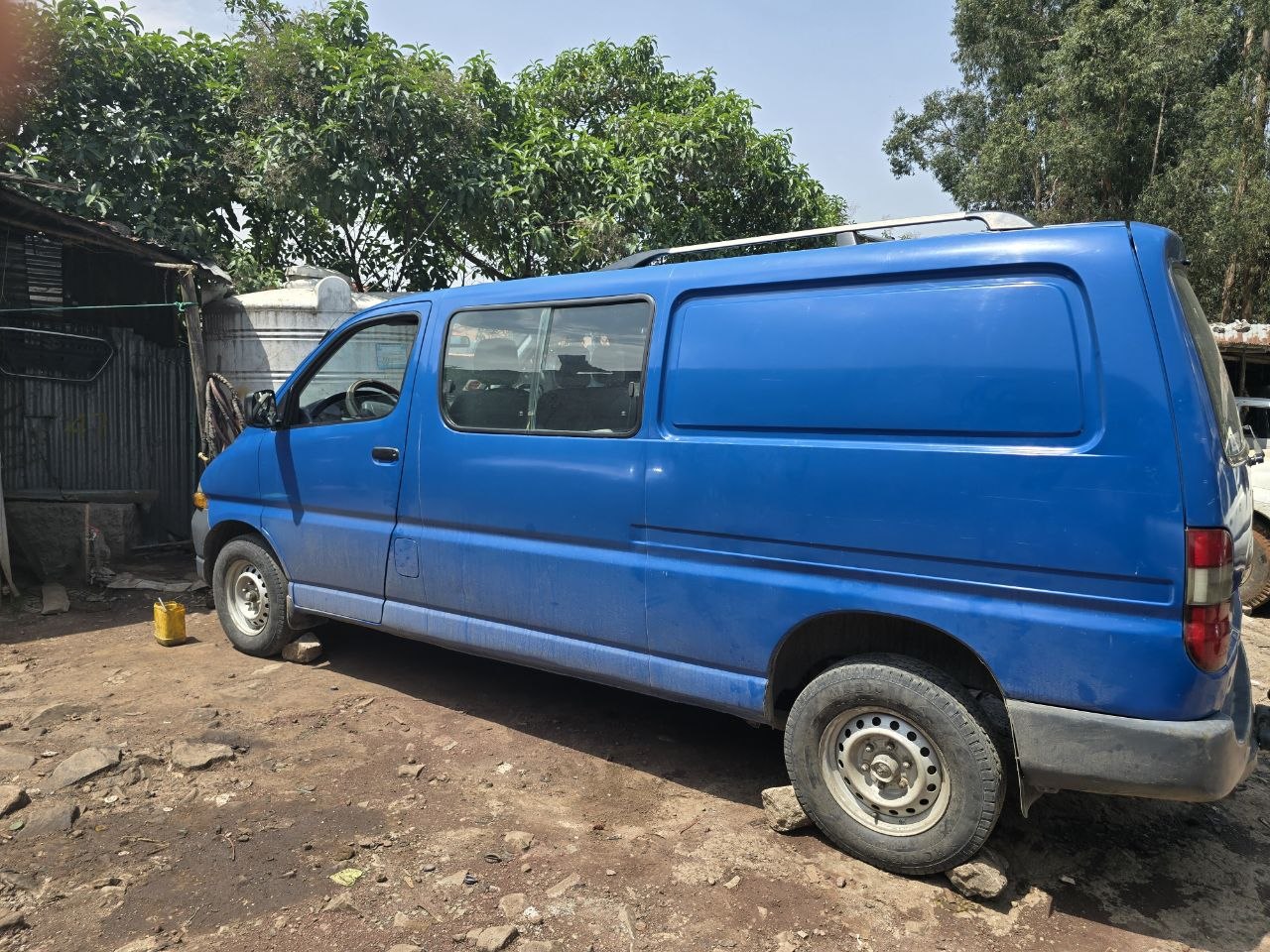 2001 Model-Hiace Dolphin