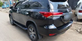2022 Model-Toyota Fortuner
