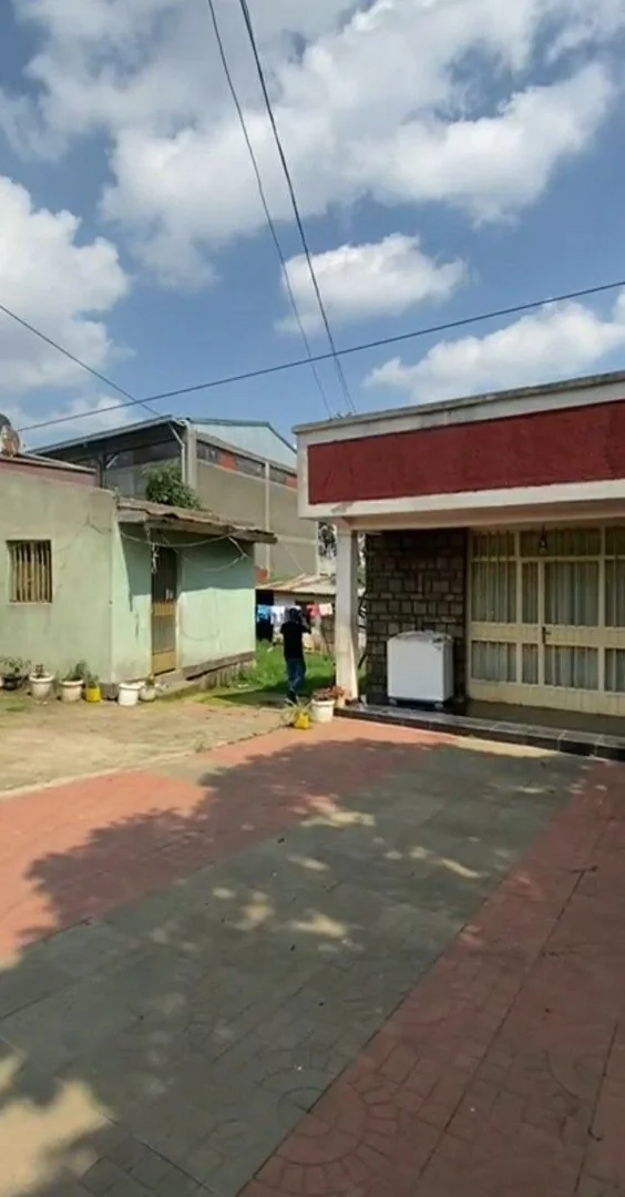 1122 ካሬ የሚሸጥ ቦታ በኮተቤ ካራ