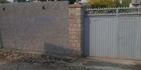 205 ካሬ የሚሸጥ ቤት በወሰን አከባቢ