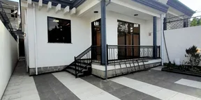 250 ካሬ የሚሸጥ ቪላ ቤት በአያት