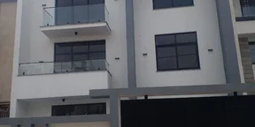 250 ካሬ የሚሸጥ G+3 ቤት በአያት