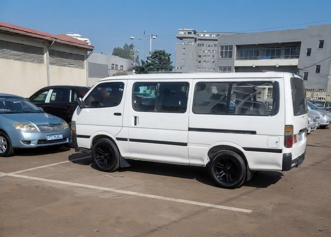 2001 Model-Toyota Minbus