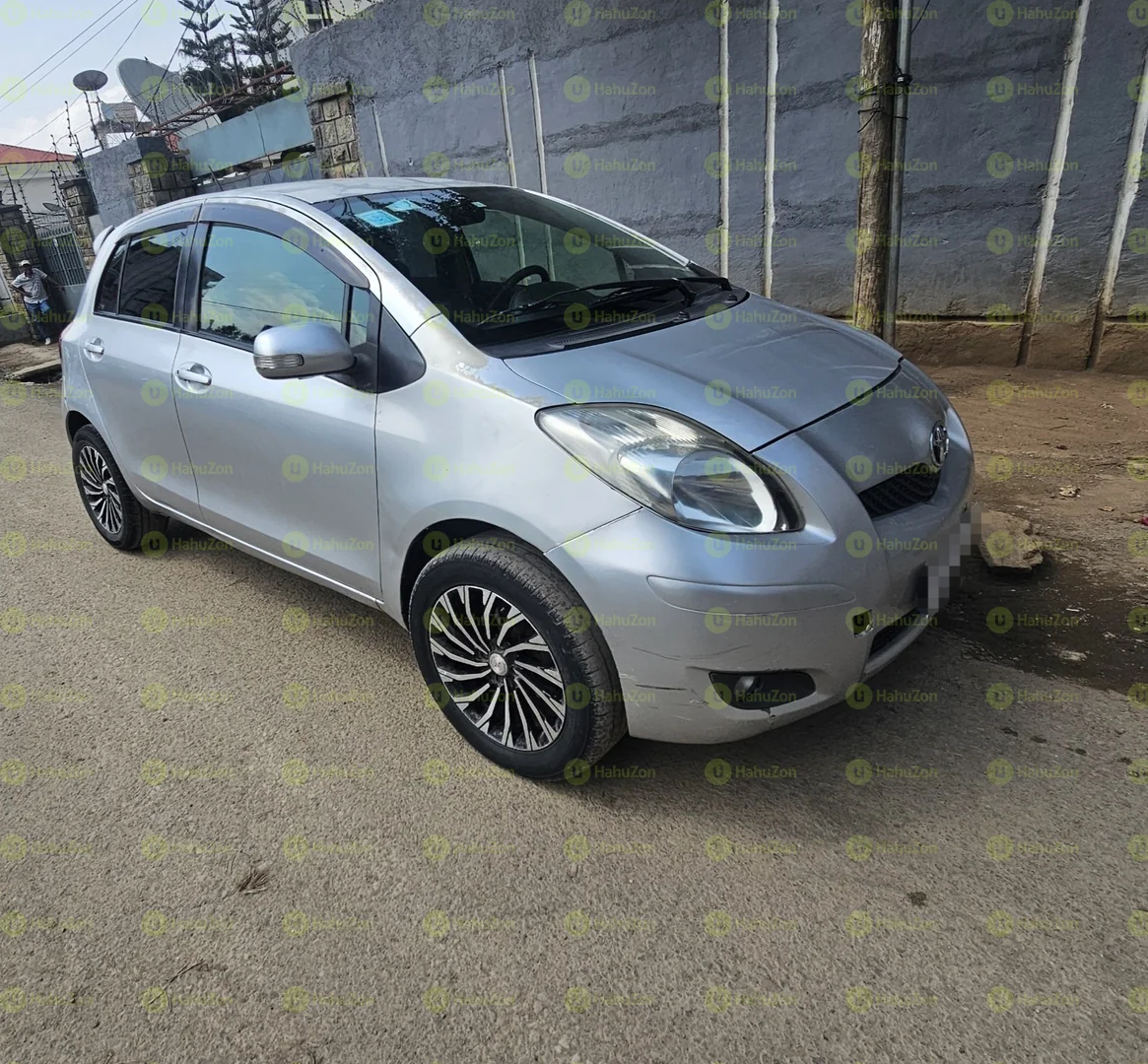 2010 Model-Toyota Yaris Compact