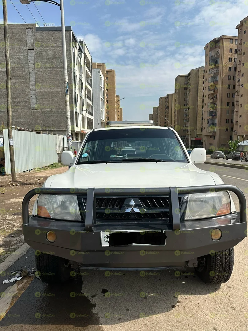2024 Model-Mitsubishi Pajaro