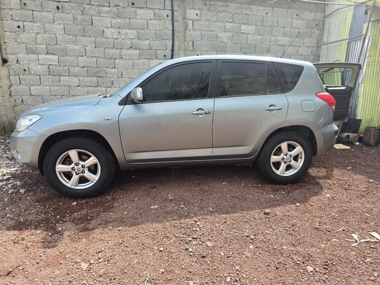 2007 Model-Toyota Rav 4