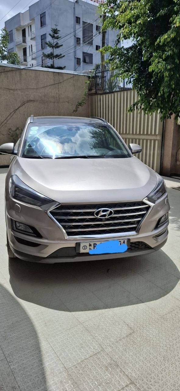 2020 Model-Hyundai Tucson