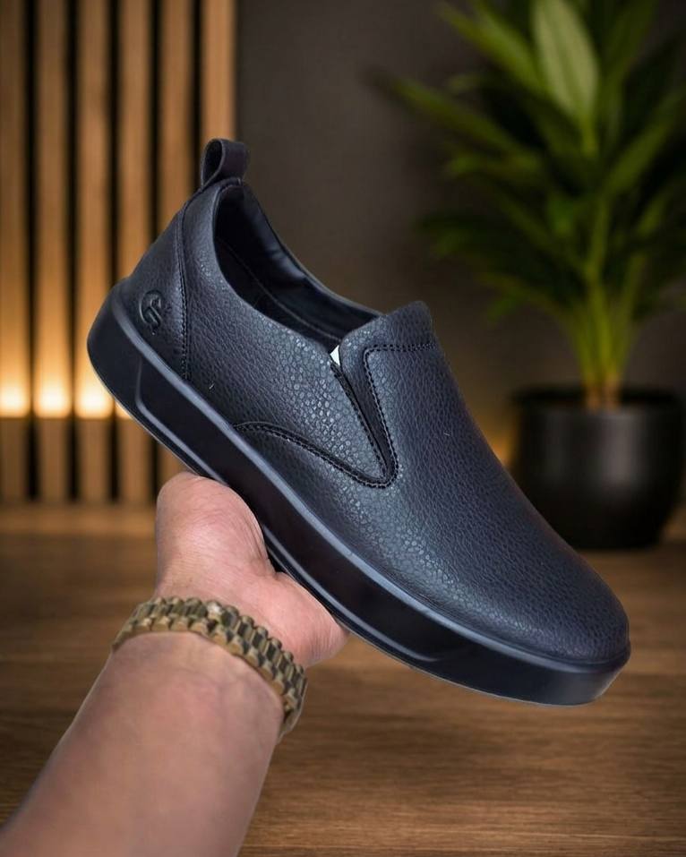 Col Haat Flat Sneakers