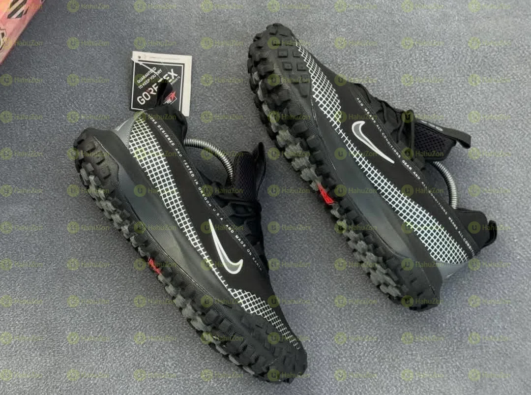 Nike Acg Men's Shoes