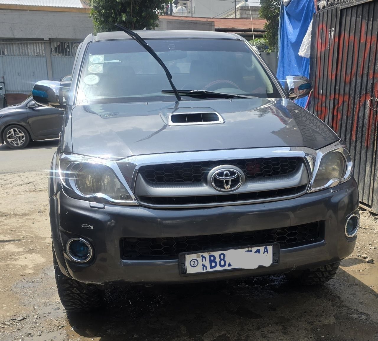2010 Model-Toyota Hilux King Cab