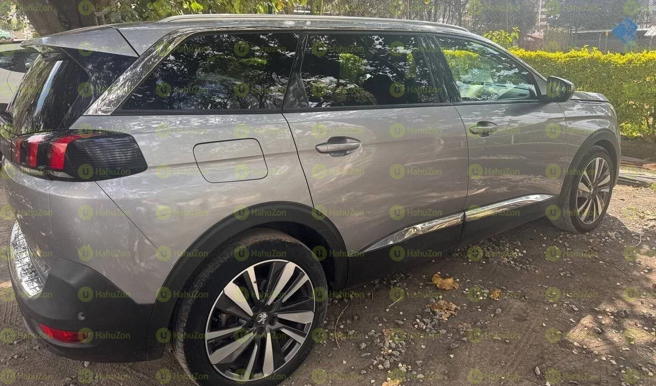 2020 Model-Peugeot  5008 GT line