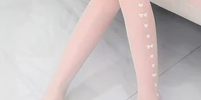 Beautiful Side Heart Embroidered Leggings