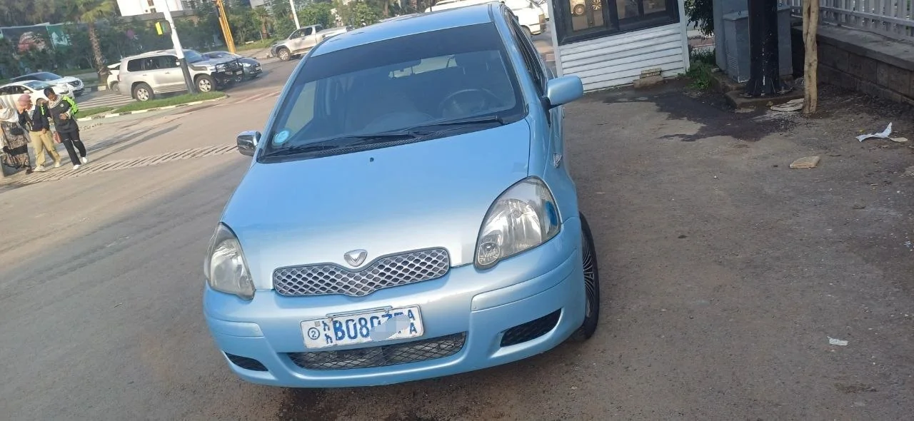 2004 Model-Toyota Vitz