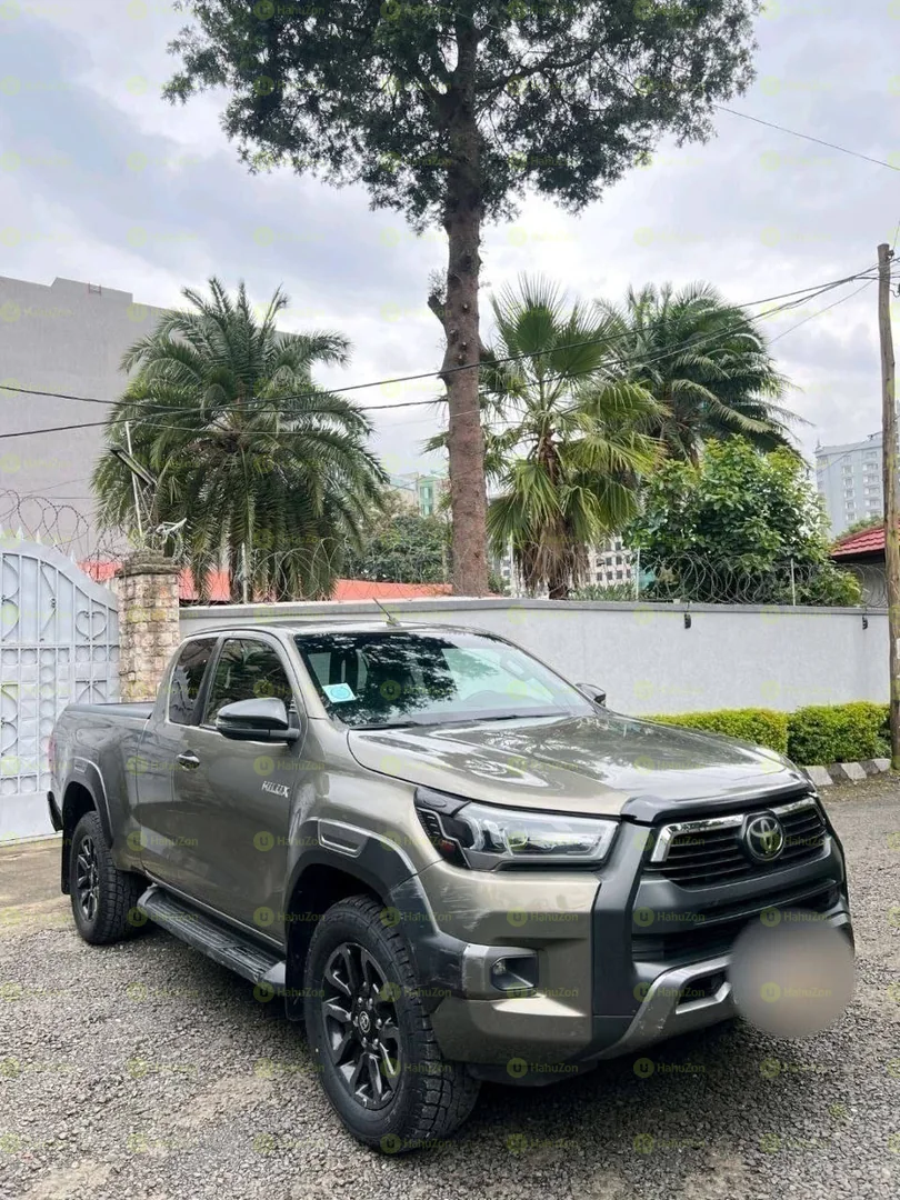 2021 Model-Toyota Hilux Invincible