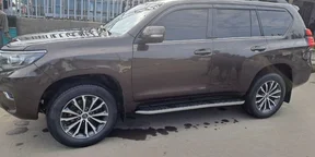 2019 Model-Toyota Land-Cruiser Prado