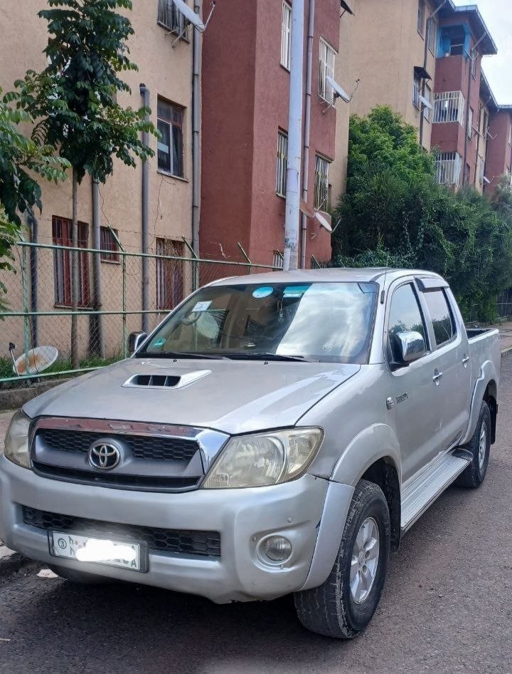 2010 Model-Toyota Double Cab