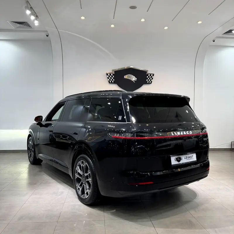 2025 Model-Lynk & Co 900 EM-P