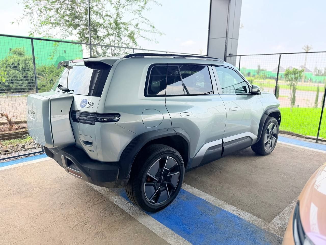 2025 Model-BYD Leopard 03