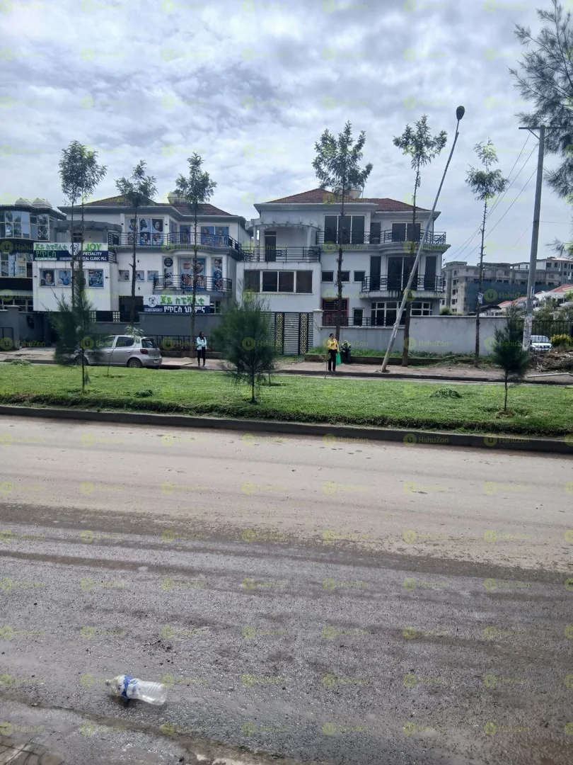 300 ካሬ የሚሸጥ ቤት በአያት