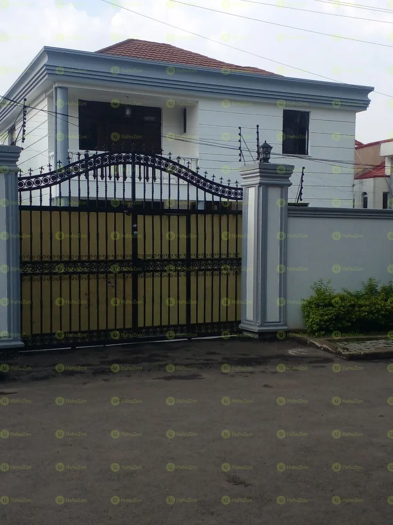 400 ካሬ የሚሸጥ G+1 ቤት በአያት