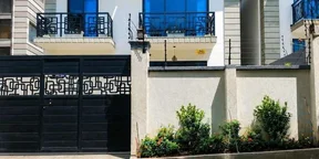 250 ካሬ የሚሸጥ G+1 ቤት በአያት